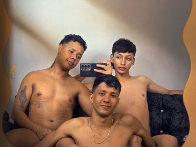 MaelSebasAndRobert1 Who else is joining us? Pic 5