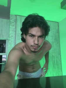 MathewAdams Sexy green Gambar 3