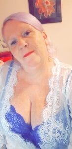 Playful_MILF_Demi Public Pic 4