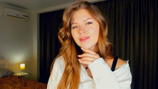 MardellAyling close-up my face Pic