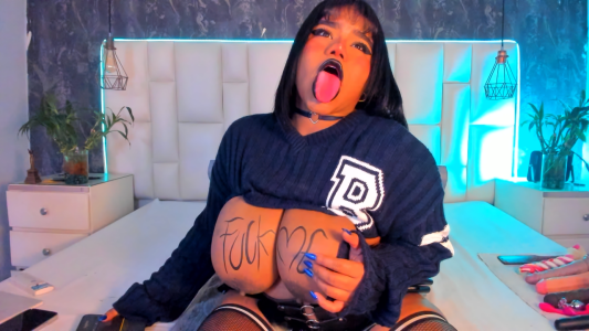 AVA_MALAIKA face and tongue Photo 5