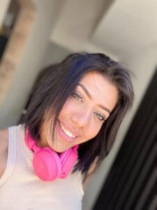 _zoe_bakerr Public Pic 3