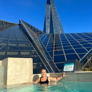 _Hot_Mommy_ Public Pic 4