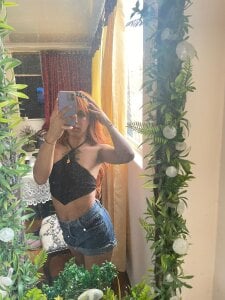 Terra_sunlight i like mirrors 🌵🌷 Pic 2