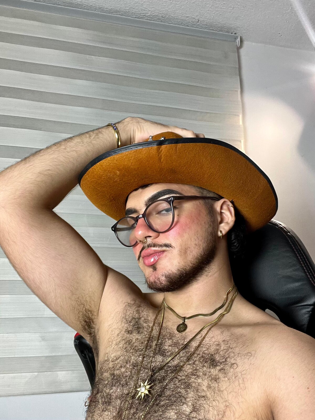 Трендове зображення  6240 Zac_Golden