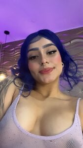 Andreita_Jones Like if you think I look pretty Pic