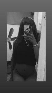 TheWhore_Maicaliciousness Public Fotka