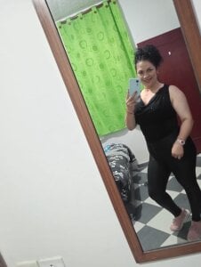 Aliciia_cute1 A little hot and playful dressed in black my hot man Pic 2