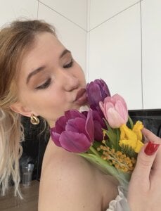 PrincessSwelgart I hope someone will give me flowers Pic