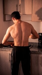 Muscle_Scott SEXY MUSCULAR MAN IN THE KITCHEN😈❤️‍🔥 Bilde 2