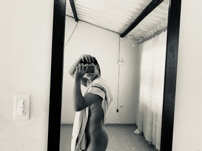 Juanessboy_ Public Pic 8