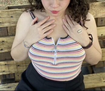 Lucy_YupiSweet Public Pic 3