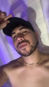 alehot223 Public Pic 2