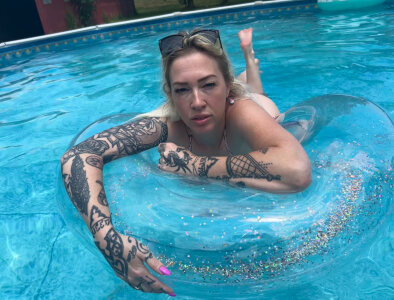 only_kitty_kruz Pool days Pic 4