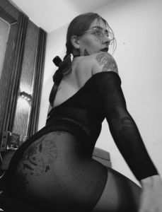 selene_red_Public图片 5