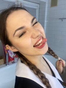 LeenaPuita What episode do you think I'm from? Pic 2