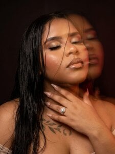 Valentina_belmont: Can you imagine all that cream on my face? ✨💦 ( фото)