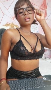 LindaBird sexy gilr Pic 6