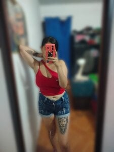 Sophie-Hot-: Public ( 3 фото)