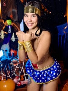 Emily_Beltonn your wonder woman Foto 2
