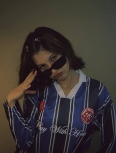 NoreenCourtney look look Pic