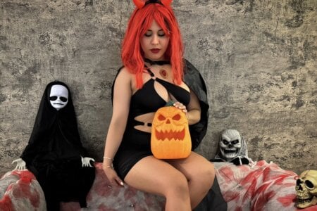 alannavidal I’m no ghost, but I’ll haunt your dreams. Pic 2