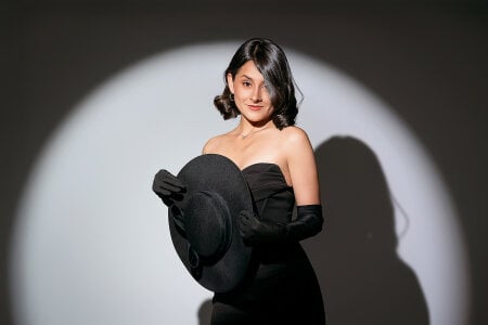 Alice_milf_ Vogue or Elle or L'officiel Which one would you see me? 圖片 9