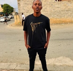 HandsomeBuoyy21 Public Pic 2