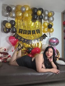 🎁🎈Today is my birthday, celebrate it with me🎁🎈 de rosebigboobs  3 Imagens