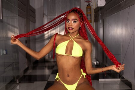 Hilary-banks Hot body Pic 3