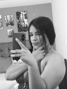 Keely_white Public slika 3