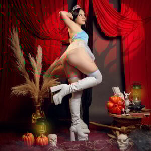 _ISABELLA_HOT_