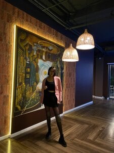 jennie_kimi Public2 Pic 3