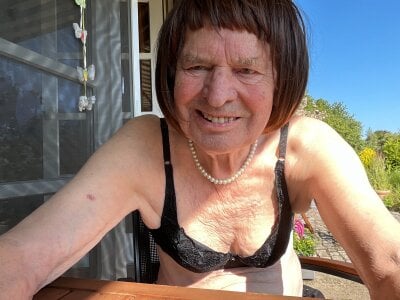 Dorle45 Schön ist es im Garten Pic 8