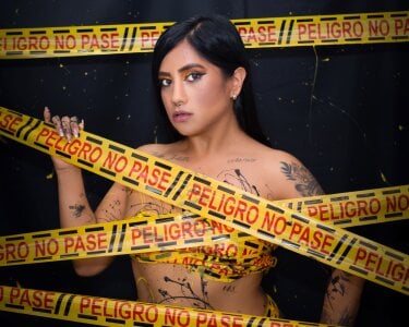 tokio_and_rio DANGER EXTREMELY SEXY WOMAN Photo 2