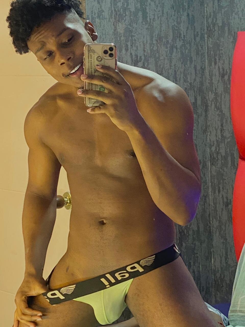 Foto  607 de DominicSccott – em alta