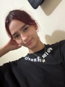 Good afternoon, beautiful ☀️✨ I’m live from 2:00 p.m. to 8:30 p.m., glowing with soft confidence, pl de MelodyMansson Foto 4