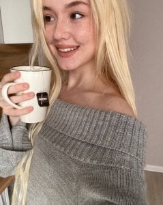 Flirty_lee Naughty me Pic 5