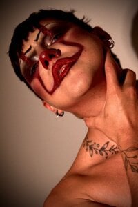 Stifanny_Moreli the clown stole my soul 👻👹🤡 Gambar 3