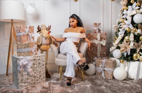 NahiaraReina ❤️🥂 Merry Christmas 🎄 Pic 3