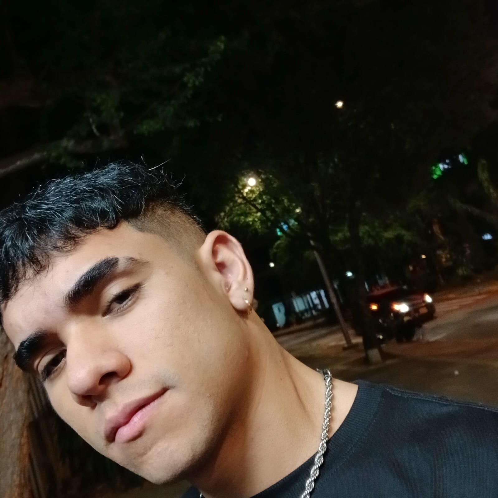 zack_joness18Public Bild