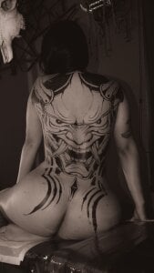 sophie_rizoo The final result of my tattoo is getting closer and closer 😏😍 Hình 2