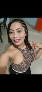 karol_sm Look at me and tell me the truth 💕 รูป  3