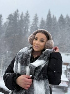 AvaReedX Winter joy ❄️  2. fénykép