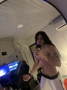 im_allen me in the mirror🐗🫣 Foto 7