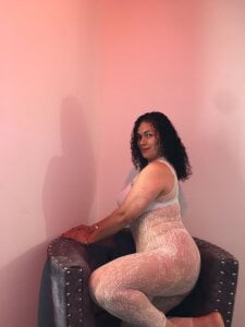 Aliciia_cute1 Enjoying a little, Christmas is approaching and that makes me hornier Pic