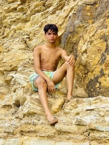 dylancrugerx The sea is one of the places where I am happy Foto 7