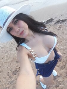 kethe_love_ Happy Gambar