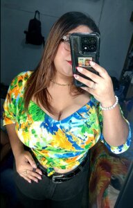 Big-breastedLatina Public Pic 7