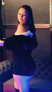 AFTER PARTY WOMAN od brennastone  5 snímek